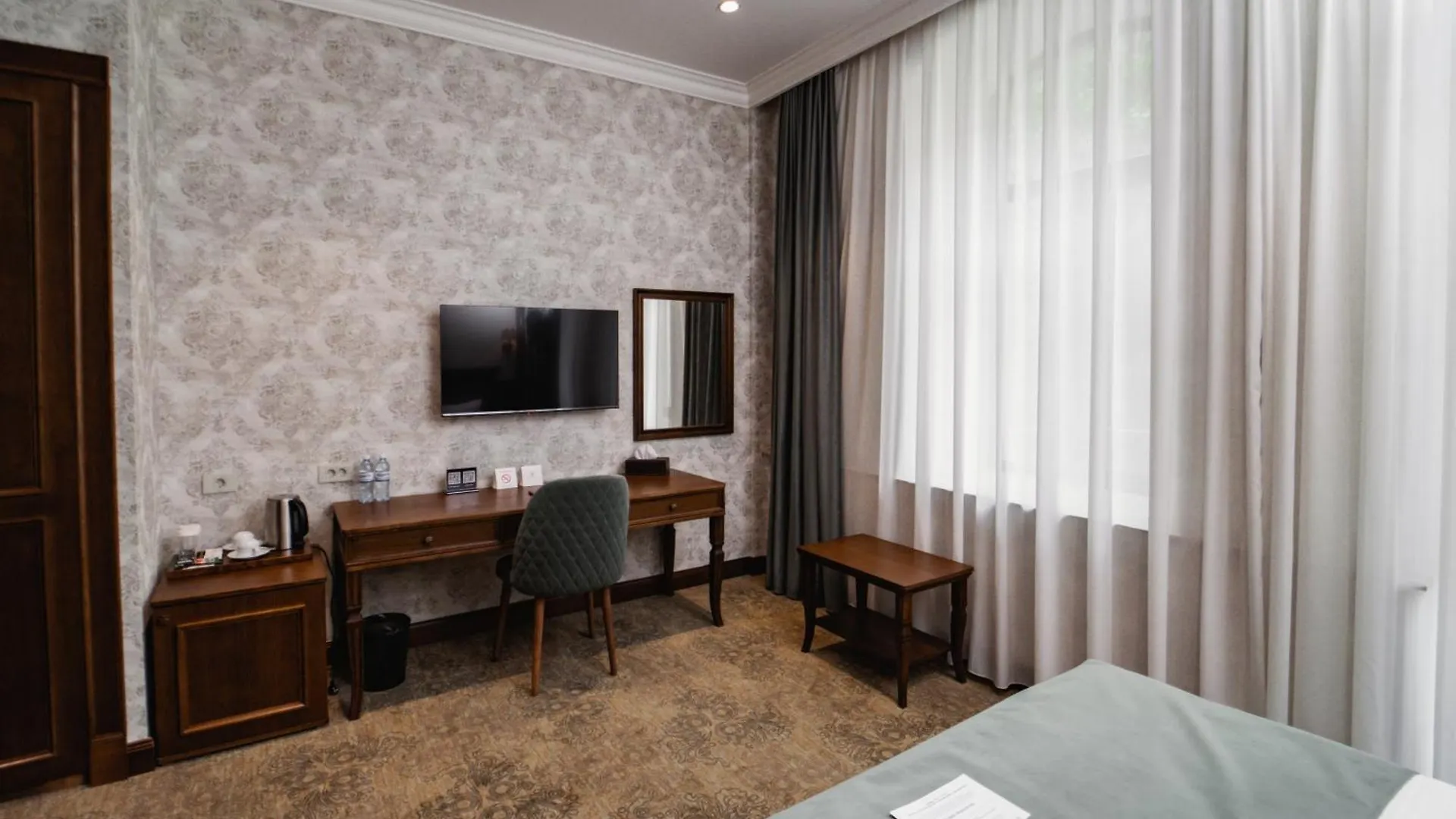 Midway Baku Hotel