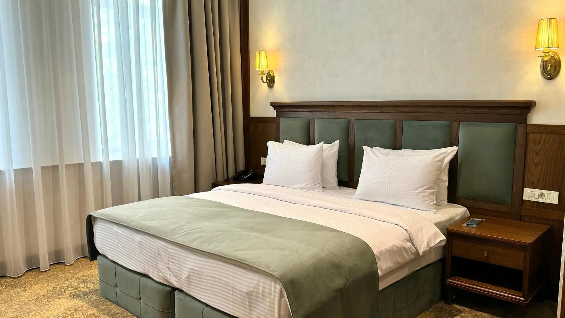 Midway Baku Hotel