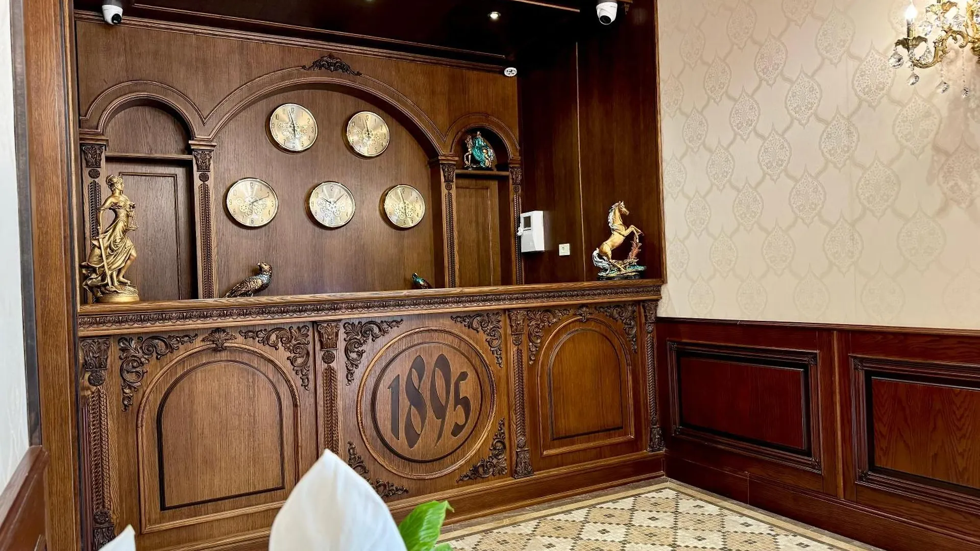 Midway Baku Hotel
